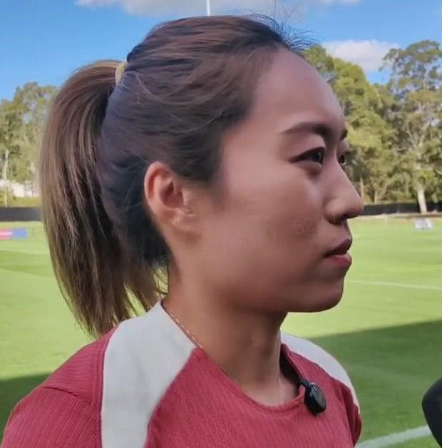 亚冠直播免费观看-唐佳丽：杯赛都是要慢慢适应，第一场比赛总是最难踢的